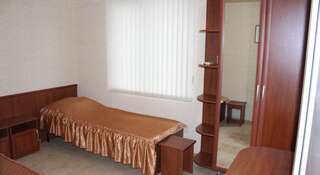 Гостиница Самоотлор Лазаревское Стандартный двухместный номер с 2 отдельными кроватями-1